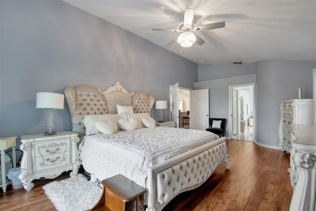 Image 41 of property listing at 10022 OXFORD CHAPEL DRIVE, Tampa, FL 33647