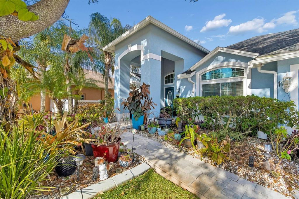 Image 7 of property listing at 10022 OXFORD CHAPEL DRIVE, Tampa, FL 33647