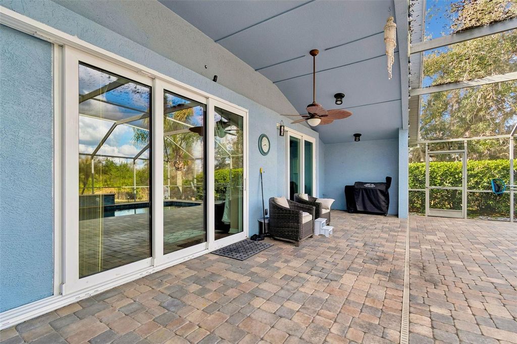 Image 66 of property listing at 10022 OXFORD CHAPEL DRIVE, Tampa, FL 33647