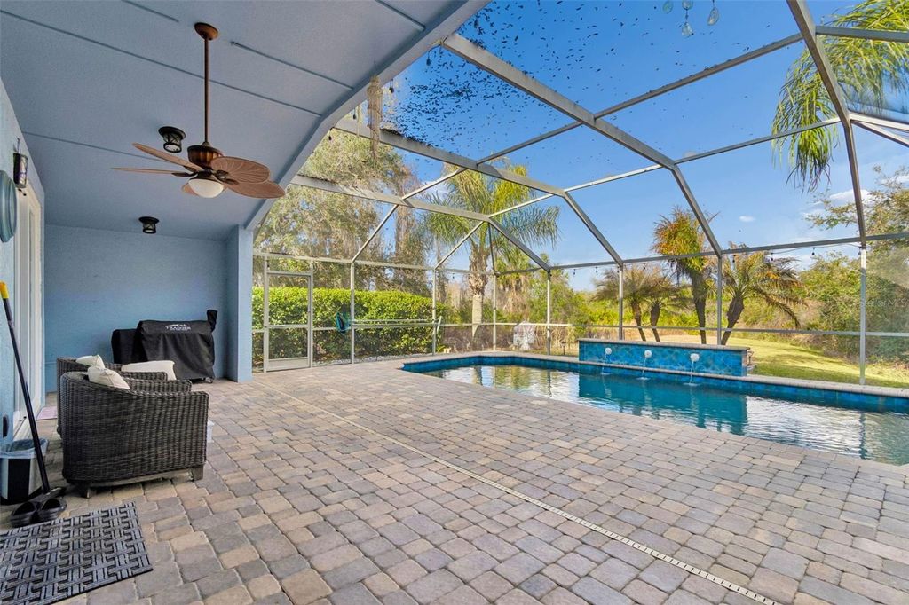 Image 67 of property listing at 10022 OXFORD CHAPEL DRIVE, Tampa, FL 33647