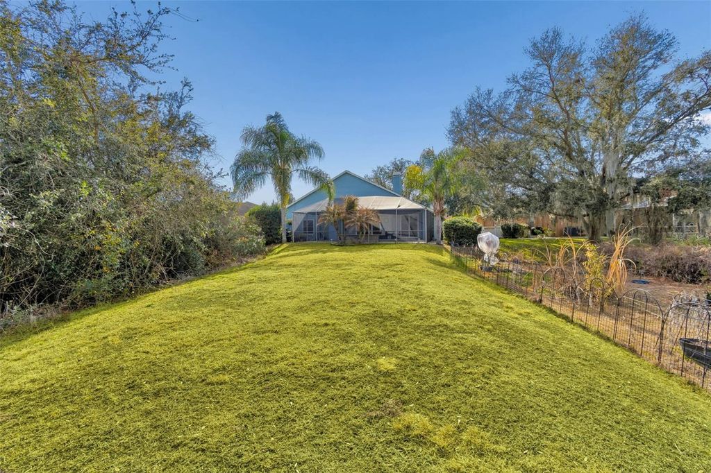 Image 77 of property listing at 10022 OXFORD CHAPEL DRIVE, Tampa, FL 33647