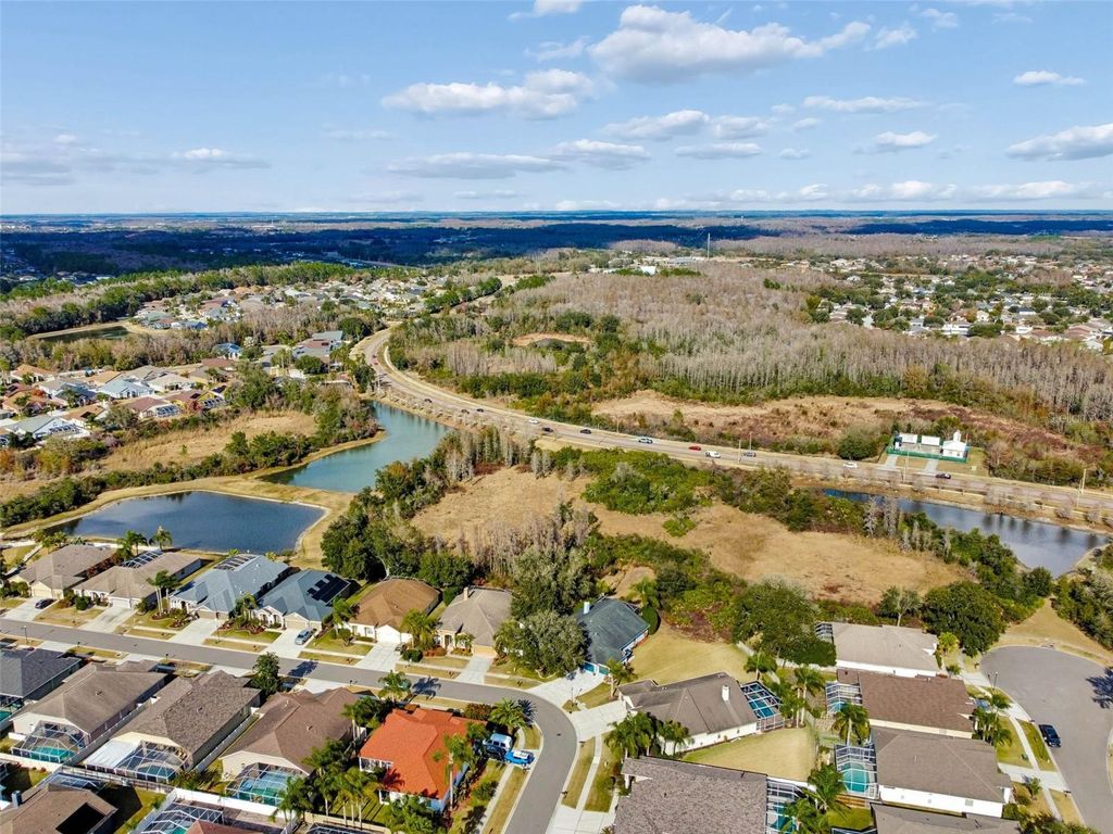 Image 83 of property listing at 10022 OXFORD CHAPEL DRIVE, Tampa, FL 33647