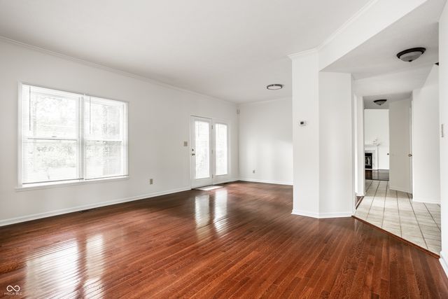 7570 Pinesprings West Drive, Indianapolis, IN 46256