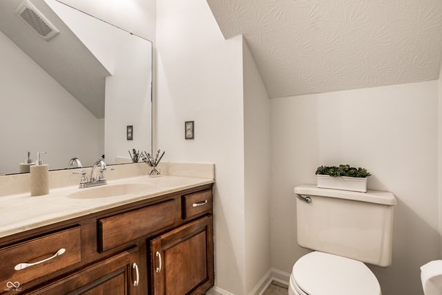 7570 Pinesprings West Drive, Indianapolis, IN 46256