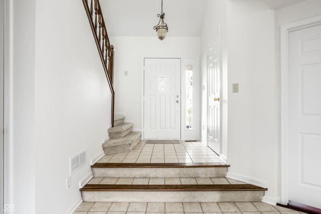 7570 Pinesprings West Drive, Indianapolis, IN 46256