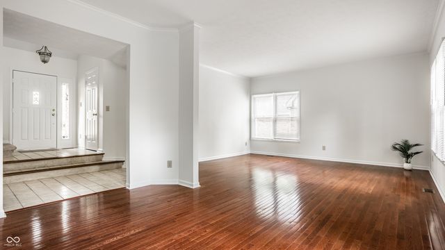 7570 Pinesprings West Drive, Indianapolis, IN 46256