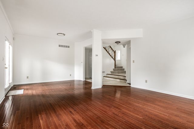 7570 Pinesprings West Drive, Indianapolis, IN 46256