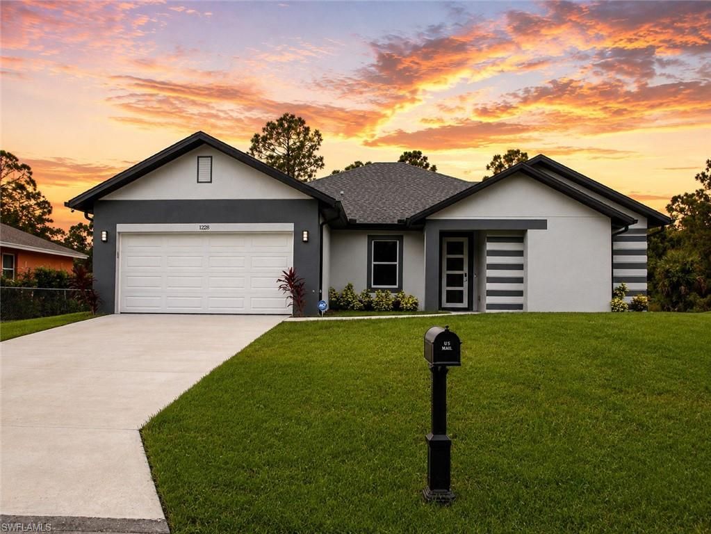 970 Grant BLVD, LEHIGH ACRES, FL 33974 — exterior