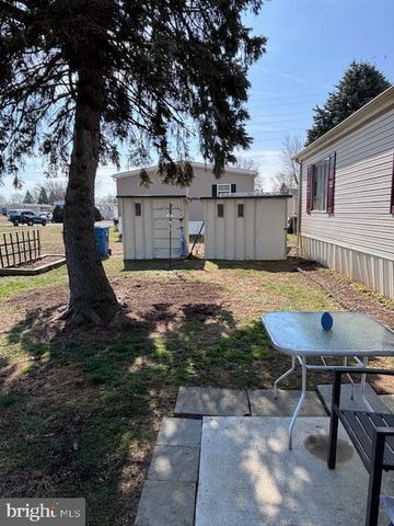 7513 HARPER DR, Morrisville, PA 19067