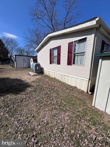 7513 HARPER DR, Morrisville, PA 19067