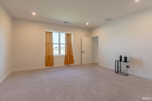 5526 Abbe Wood Drive, Newburgh, IN 47630