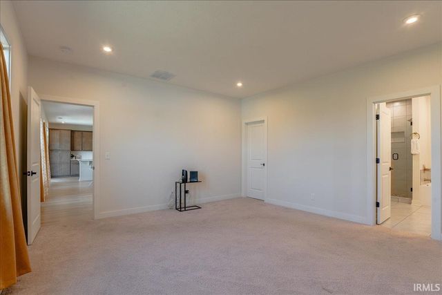 5526 Abbe Wood Drive, Newburgh, IN 47630