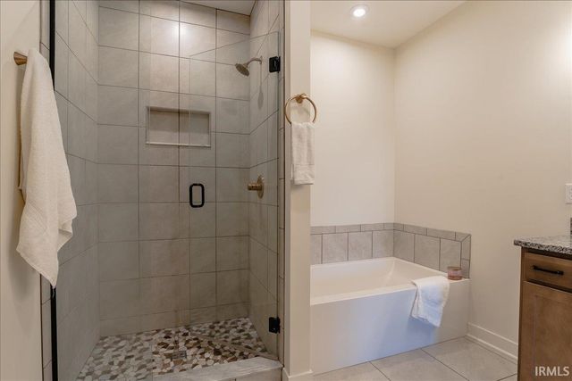 5526 Abbe Wood Drive, Newburgh, IN 47630