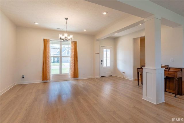 5526 Abbe Wood Drive, Newburgh, IN 47630
