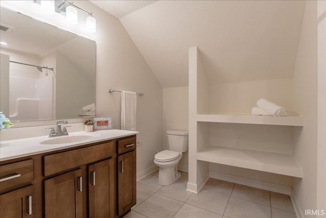 5526 Abbe Wood Drive, Newburgh, IN 47630