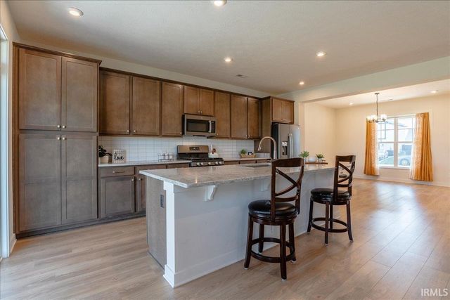 5526 Abbe Wood Drive, Newburgh, IN 47630