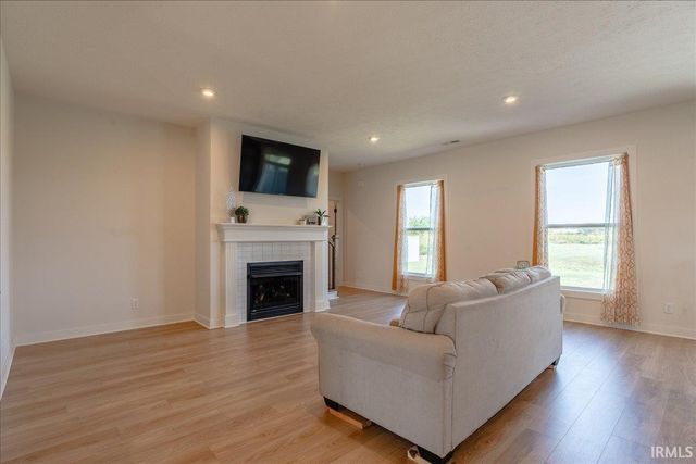 5526 Abbe Wood Drive, Newburgh, IN 47630