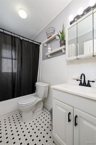 617 N Rock Hill Road, St Louis, MO 63119