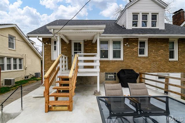 617 N Rock Hill Road, St Louis, MO 63119