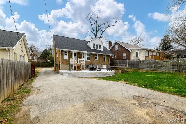 617 N Rock Hill Road, St Louis, MO 63119