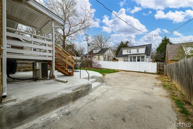 617 N Rock Hill Road, St Louis, MO 63119