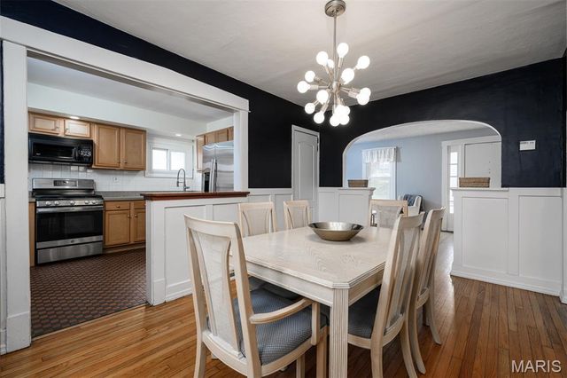 617 N Rock Hill Road, St Louis, MO 63119