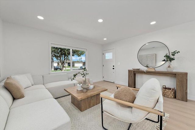 3193 Calzar Drive, San Jose, CA 95118