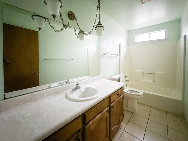 1465 W Tuolumne Road, Turlock, CA 95382