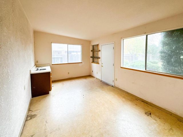 1465 W Tuolumne Road, Turlock, CA 95382