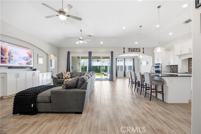 7105 Cattail Creek, Bakersfield, CA 93311