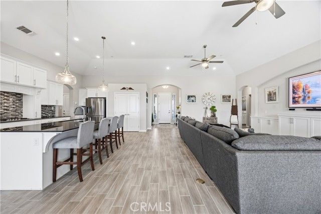 7105 Cattail Creek, Bakersfield, CA 93311