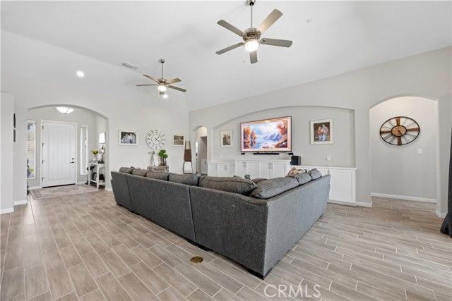 7105 Cattail Creek, Bakersfield, CA 93311