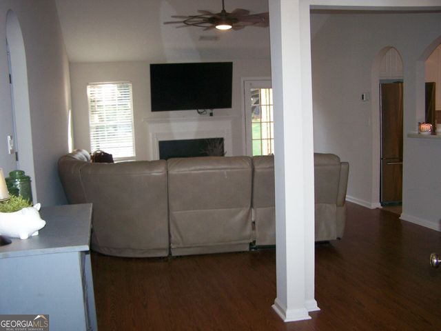 526 Wyntuck Drive, Mcdonough, GA 30253