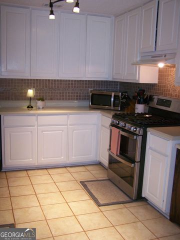 526 Wyntuck Drive, Mcdonough, GA 30253