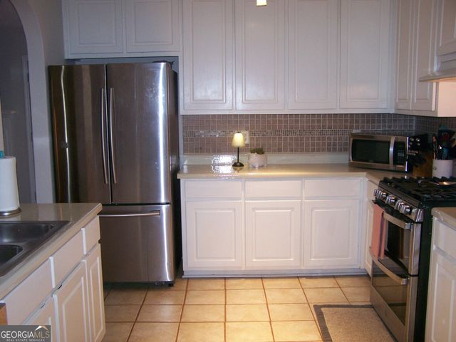 526 Wyntuck Drive, Mcdonough, GA 30253