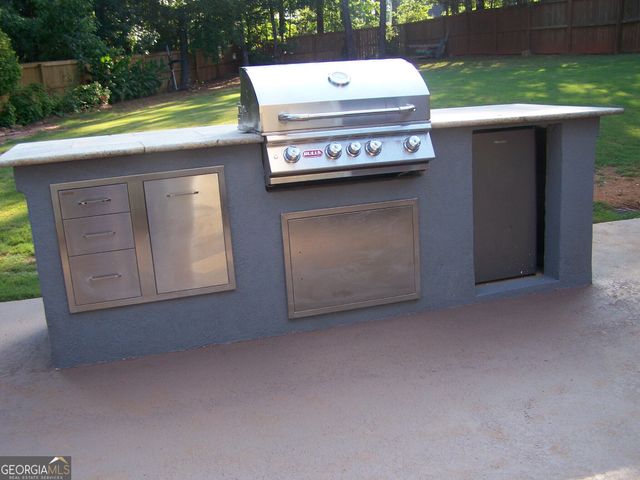 526 Wyntuck Drive, Mcdonough, GA 30253