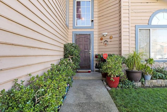 8747 Deer Creek Cir, Stockton, CA 95210