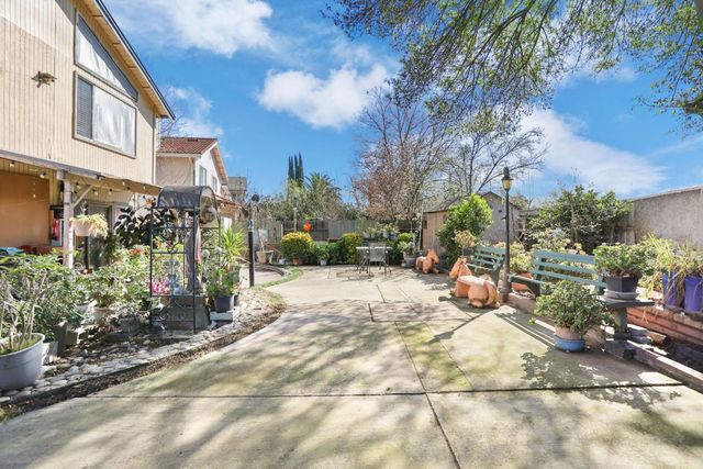 8747 Deer Creek Cir, Stockton, CA 95210