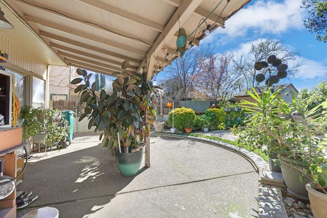 8747 Deer Creek Cir, Stockton, CA 95210