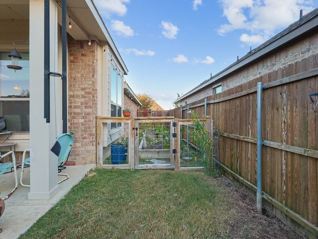 745 Larkspur Lane, Midlothian, TX 76065