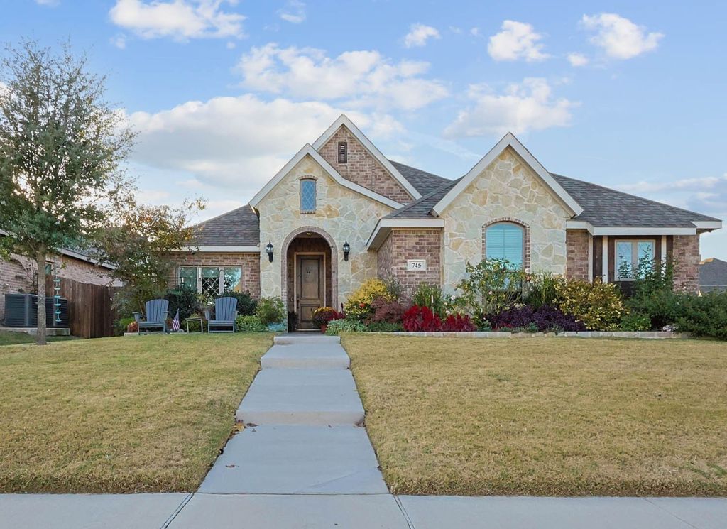 745 Larkspur Lane, Midlothian, TX 76065