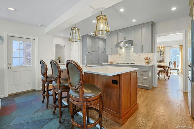 81 Oxford Road, New Rochelle, NY 10804