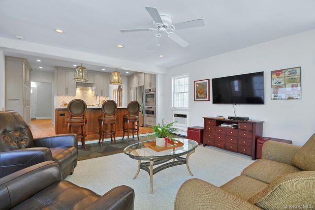 81 Oxford Road, New Rochelle, NY 10804