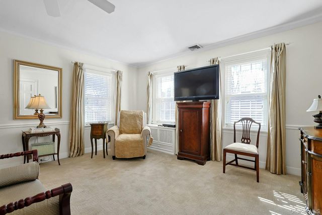 81 Oxford Road, New Rochelle, NY 10804