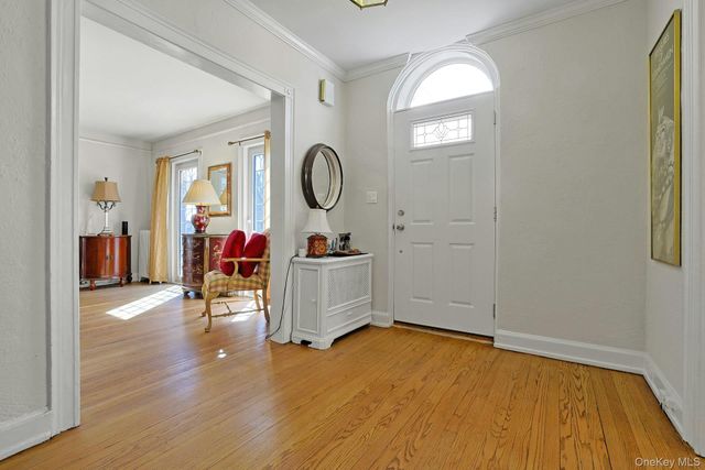 81 Oxford Road, New Rochelle, NY 10804