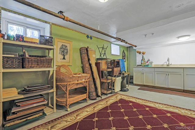 81 Oxford Road, New Rochelle, NY 10804