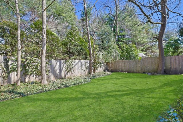 81 Oxford Road, New Rochelle, NY 10804