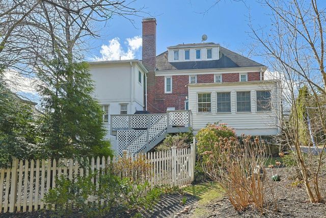 81 Oxford Road, New Rochelle, NY 10804