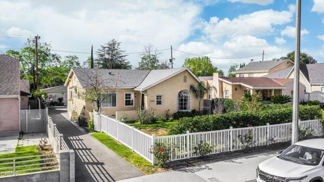 1932 E Washington Boulevard, Pasadena, CA 91104