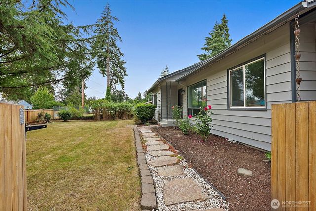 8811 SW Wildwood Ave, Lakewood, WA 98498